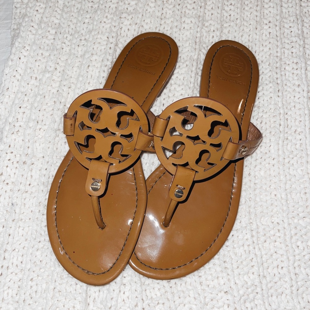 Tory Burch Flip Flops. Great Quality!